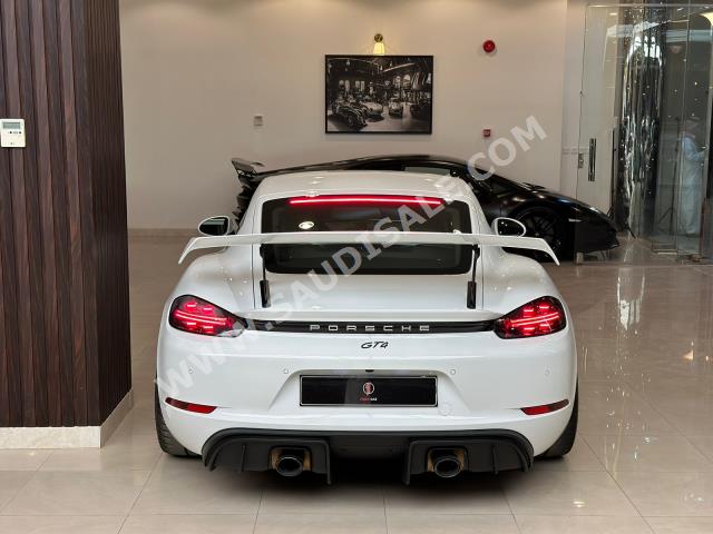 2020 Porsche Cayman GT4