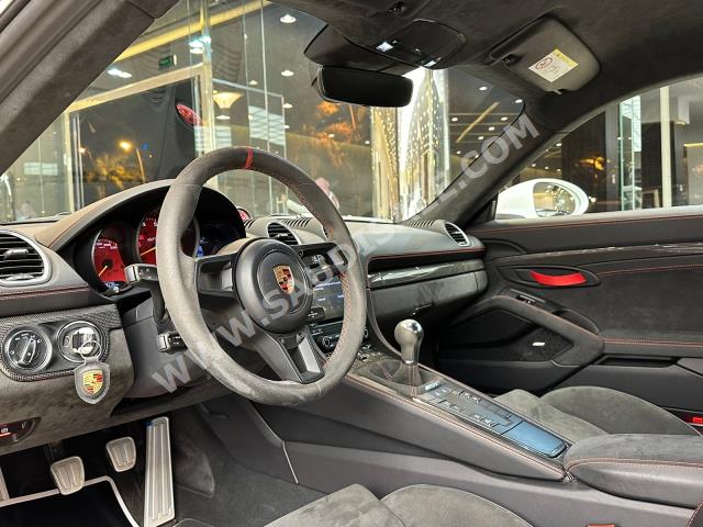 2020 Porsche Cayman GT4