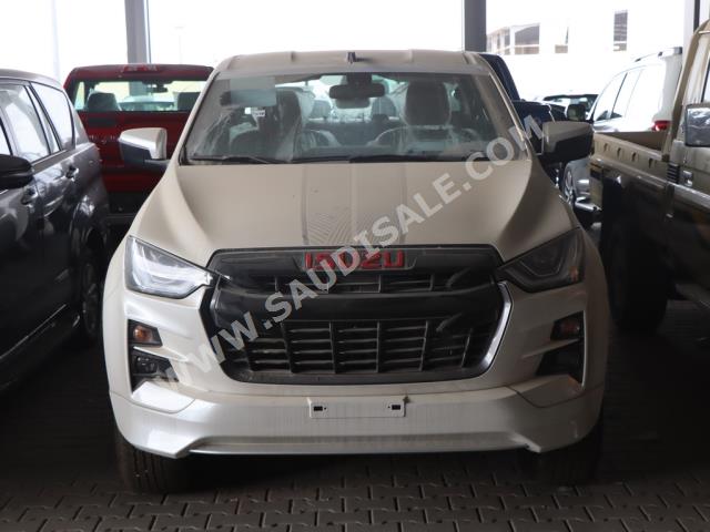 2022 ايسوزو بيكب غمارتين