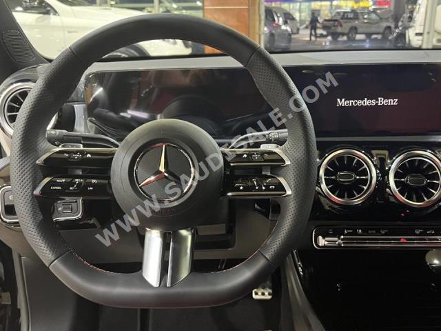 2023 مرسيدس - بنز أي 200