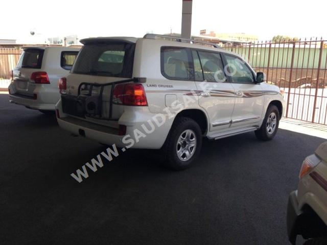 2013 Toyota Land Cruiser GX