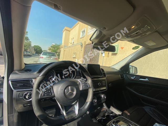 2016 مرسيدس - بنز جي إل إي 63إس أي إم جي