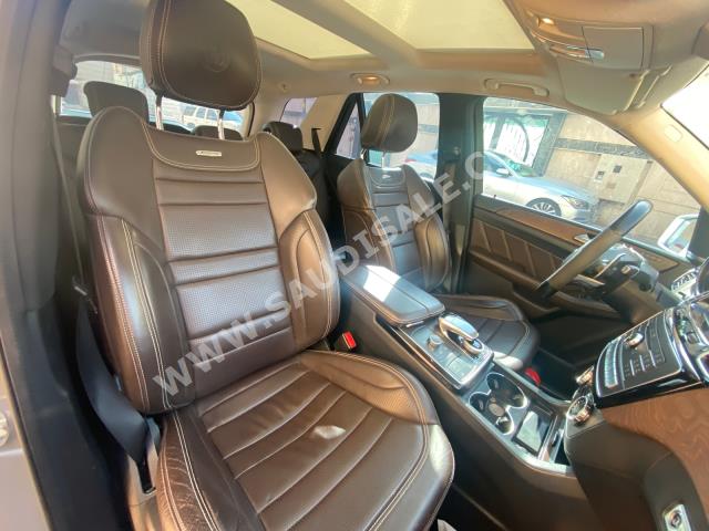 2016 مرسيدس - بنز جي إل إي 63إس أي إم جي