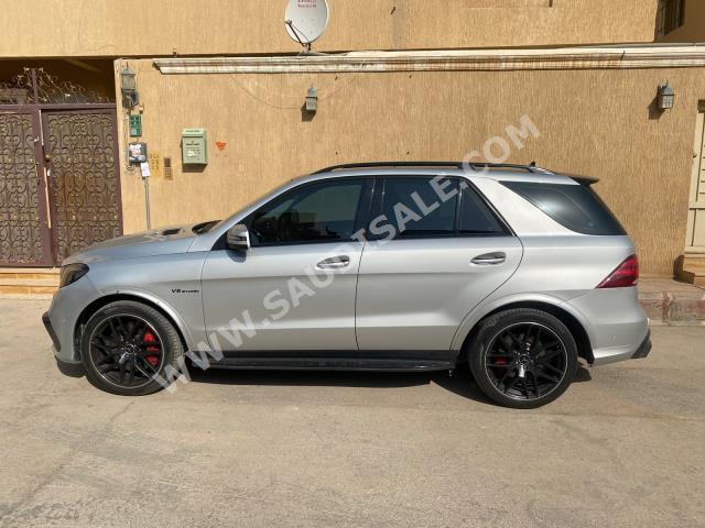 2016 مرسيدس - بنز جي إل إي 63إس أي إم جي