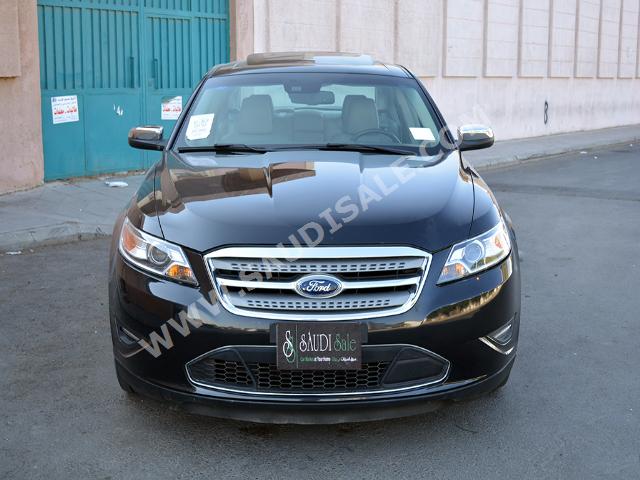2010 Ford Taurus Limited