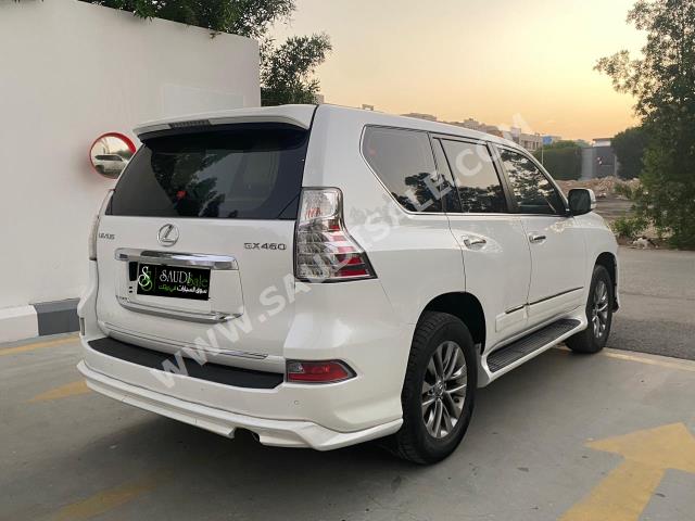 2014 لكزس جي إكس 460