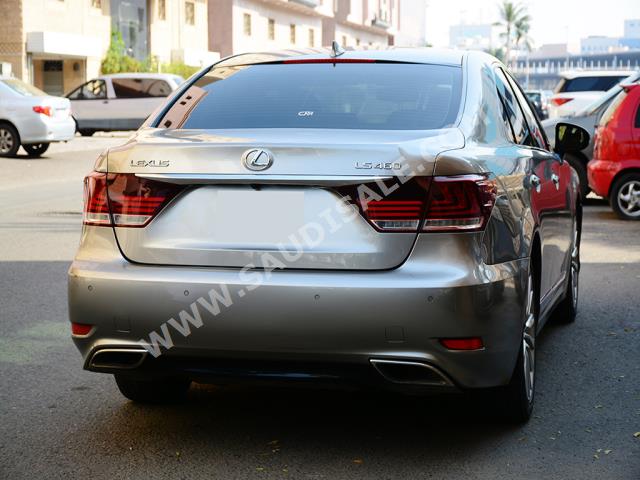 2015 Lexus LS 460