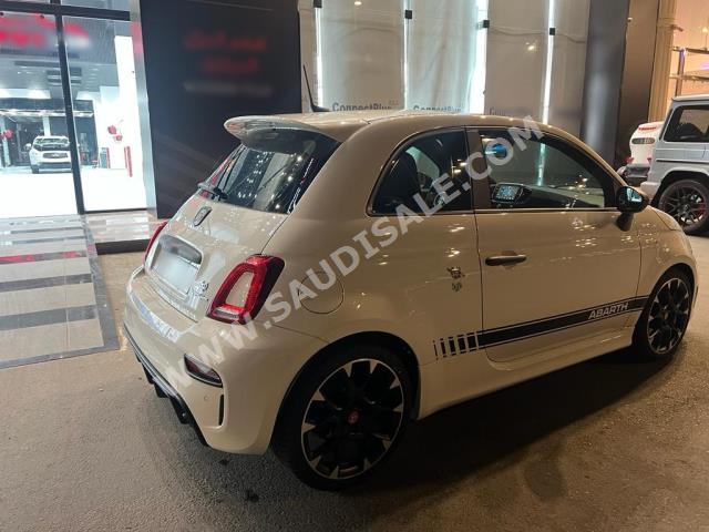 2022 فيات ابارث 595 كومبيتزيون