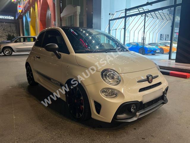 2022 فيات ابارث 595 كومبيتزيون