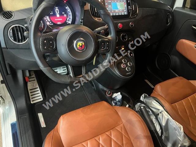 2022 فيات ابارث 595 كومبيتزيون