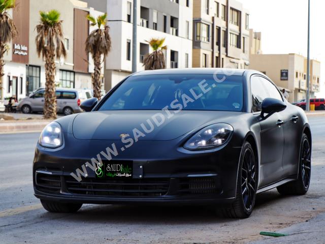 2017 Porsche Panamera 4S