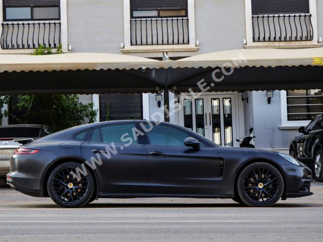 2017 Porsche Panamera 4S