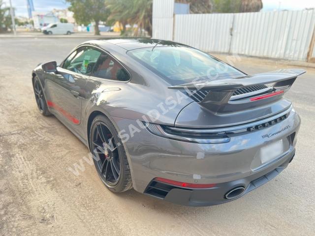 2022 بورش 911 كاريرا 4 جي تي اس