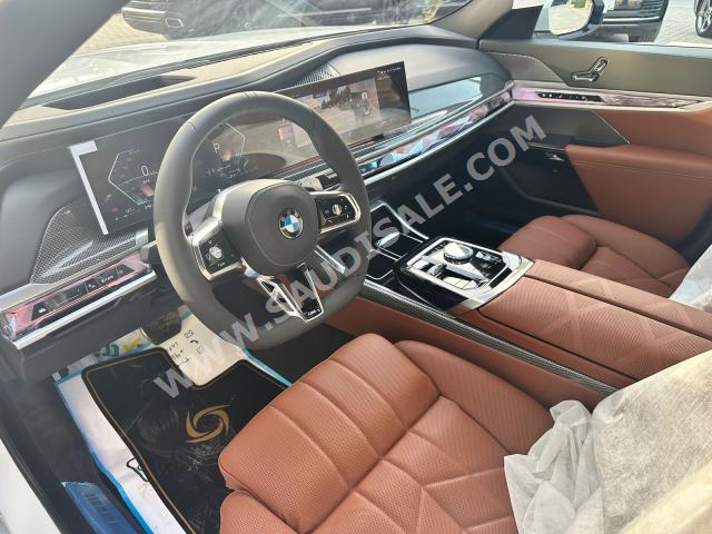2023 BMW 7 Series 735i