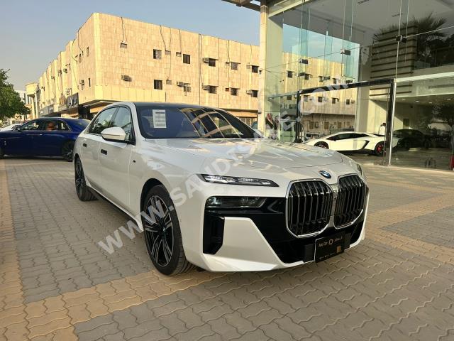 2023 BMW 7 Series 735i