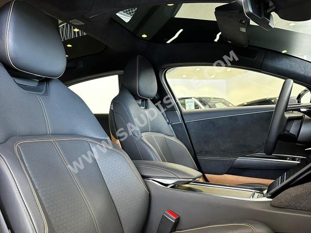 2023 لوسيد جراند تورينج