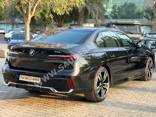 2024 بي ام دبليو الفئة السابعة 735 إل أي