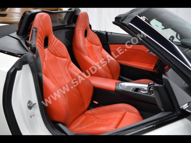 2021 بي ام دبليو الفئة زد 4