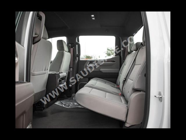 2024 جي ام سي سييرا اليفيشن