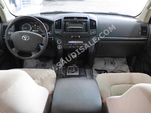 2010 Toyota Land Cruiser GXR