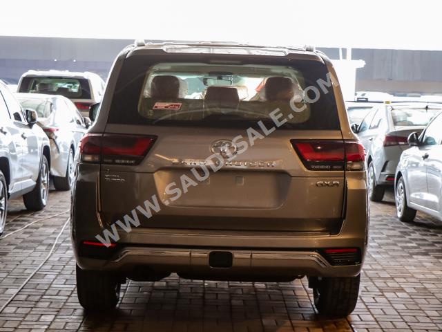 2024 تويوتا لاند كروزر جي اكس ار4