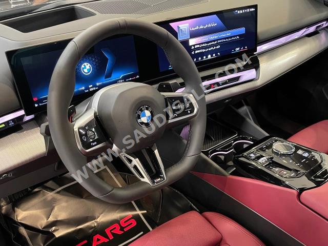 2024 بي ام دبليو الفئة الخامسة 520 أي