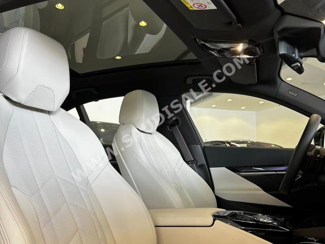 2024 بي ام دبليو الفئة الخامسة 520 أي