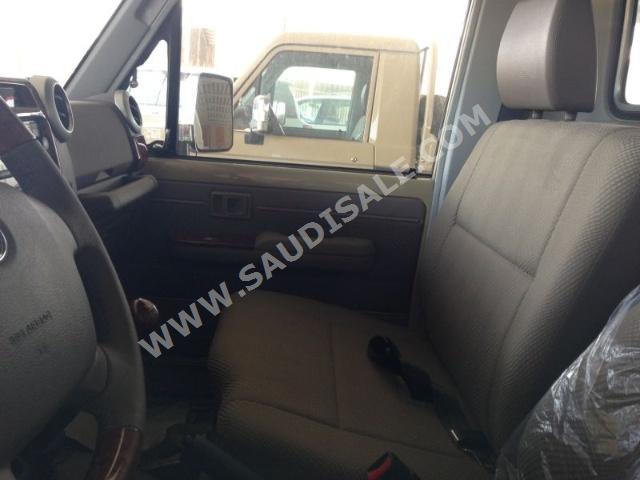 2013 Toyota Land Cruiser LX