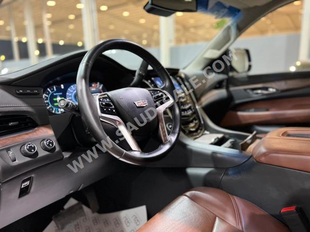 2016 كاديلاك اسكاليد بلاتينيوم