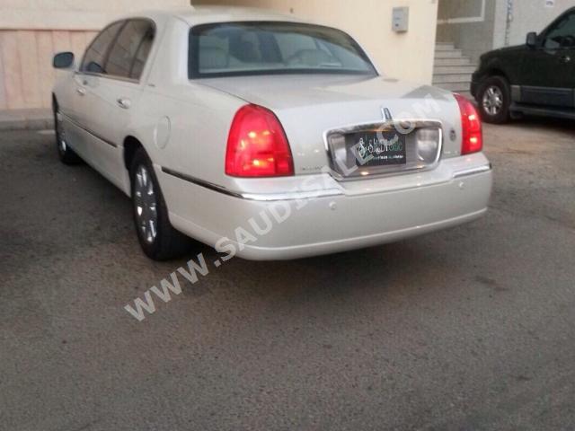 2004 Lincoln Town Car