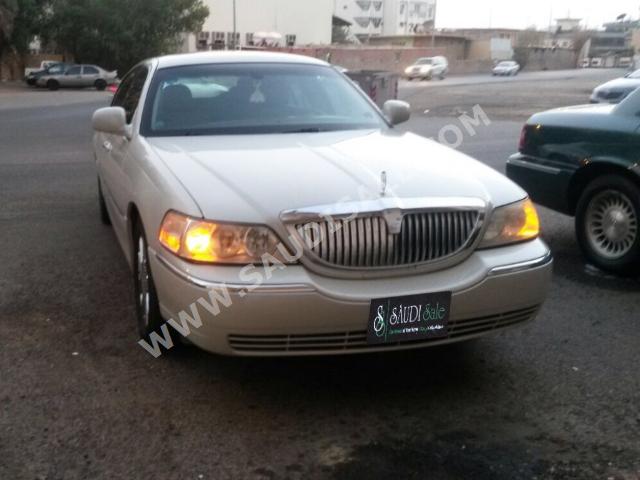 2004 Lincoln Town Car