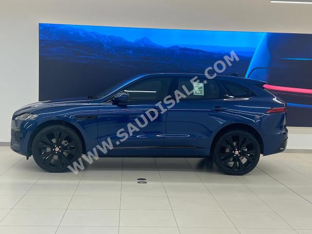 2022 جاكوار اف-بيس