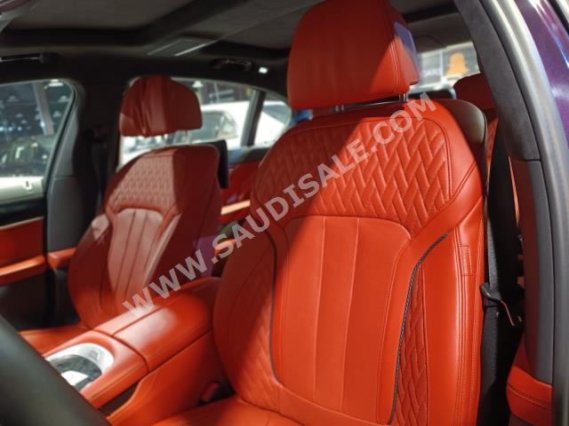 2017 بي ام دبليو الفئة السابعة 730 إل أي