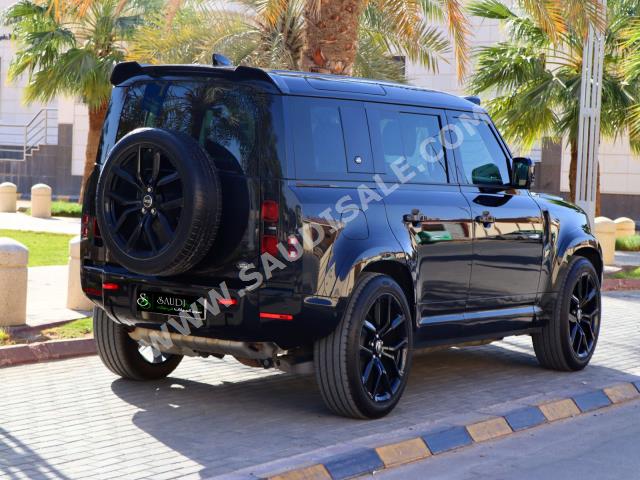 2021 لاند روفر ديفيندر اس اي