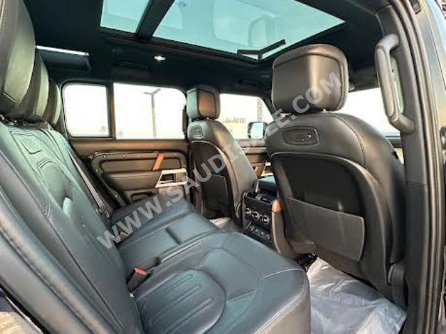 2022 لاند روفر ديفيندر اتش اس اي