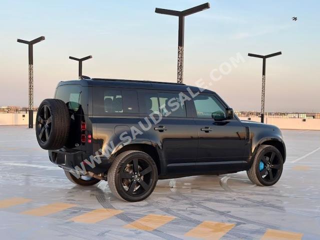 2022 لاند روفر ديفيندر اتش اس اي