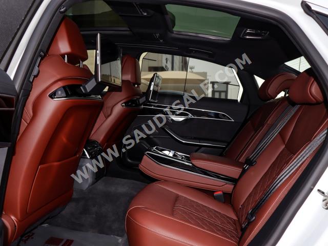 2023 اودي اي 8 ال اس لاين