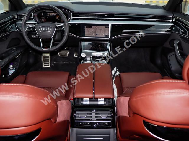 2023 اودي اي 8 ال اس لاين