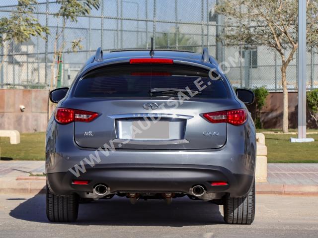 2019 انفينيتي كيو اكس 70