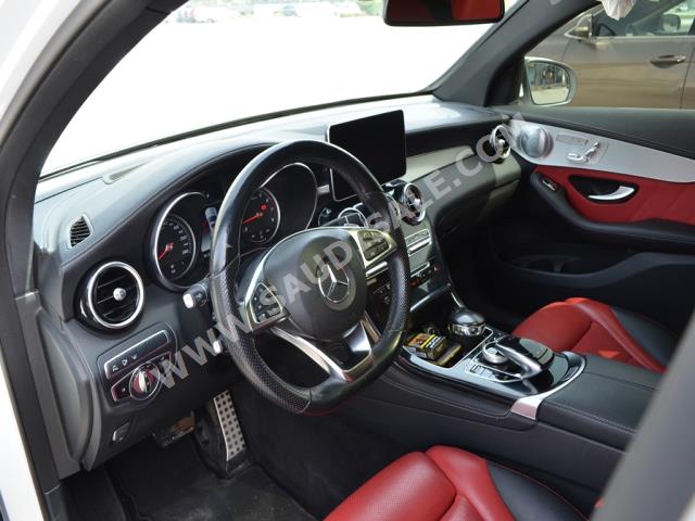 2019 مرسيدس - بنز جي إل سي 300