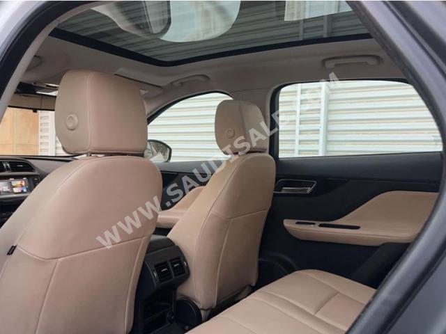 2017 جاكوار اف-بيس