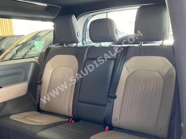 2022 لاند روفر ديفيندر اكس داينمك