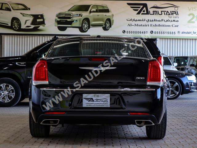 2021 كرايسلر 300 سي