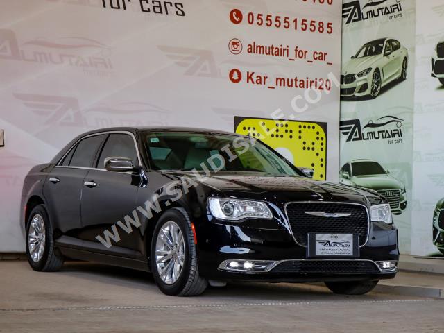 2021 كرايسلر 300 سي