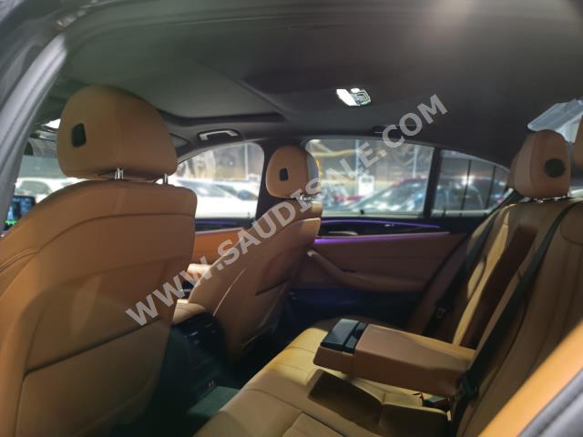 2022 بي ام دبليو الفئة الخامسة 520 أي