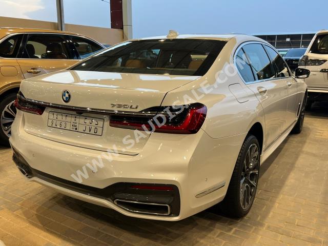 2021 بي ام دبليو الفئة السابعة 730 إل أي