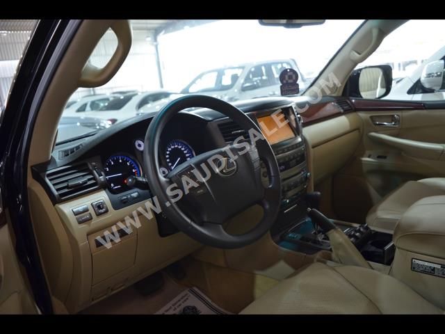 2011 لكزس إل إكس 570