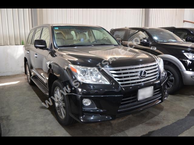 2011 لكزس إل إكس 570