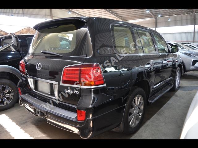 2011 لكزس إل إكس 570