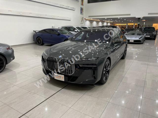 2023 بي ام دبليو الفئة السابعة 735 إل أي